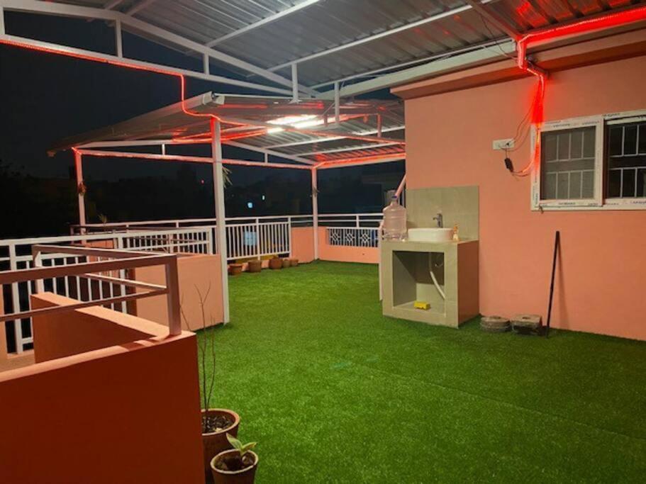 Apartment Big With Patio-only For Girls& Couple