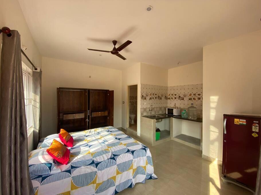 Big With Patio-only For Girls& Couple Apartment Bangalore